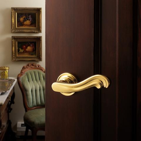 Baldwin Estate 5108 Lever Set shown in Lifetime Polished Brass (003)