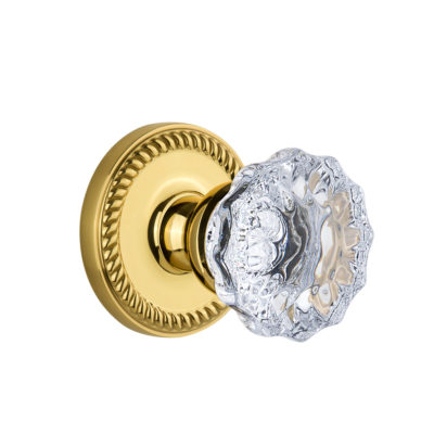 Grandeur Fontainebleau Knob with Newport Rose in Polished Brass 