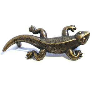 Emenee OR368 Gecko Cabinet Pull in Antique Matte Brass (ABR)